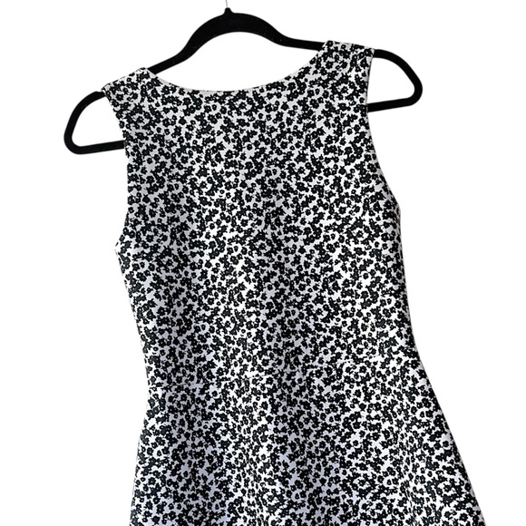 ABERCROMBIE YPB SCULPTLUX ACTIVE DRESS LIKE NEW BLACK WHITE FLORAL | MEDIUM - Picture 2 of 12